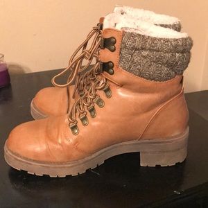 Maylynn women's boots size 7.5